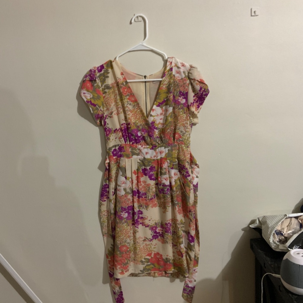 Dress - Picture 2 of 2